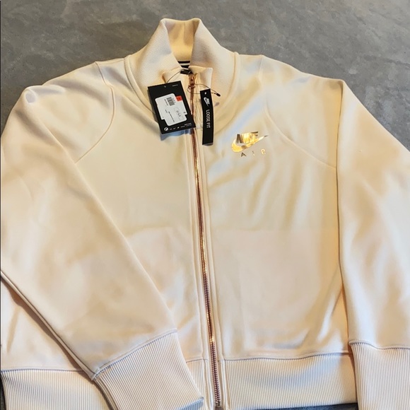 Nike Jackets & Blazers - Nike women’s loose fit jacket